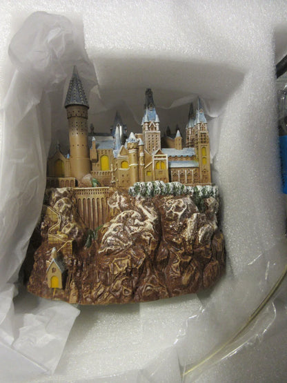 ✨ Iconic Hogwarts™ Castle Lamp: A Magical Light-Up Collectible