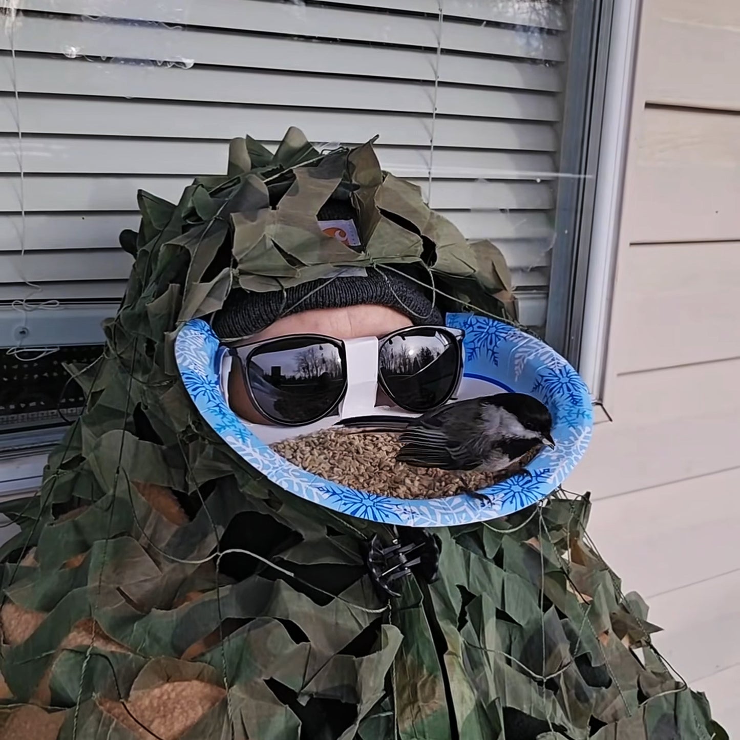 Eyeglass Frame Head Mounted Bird Feeder Humming Bird Feeder