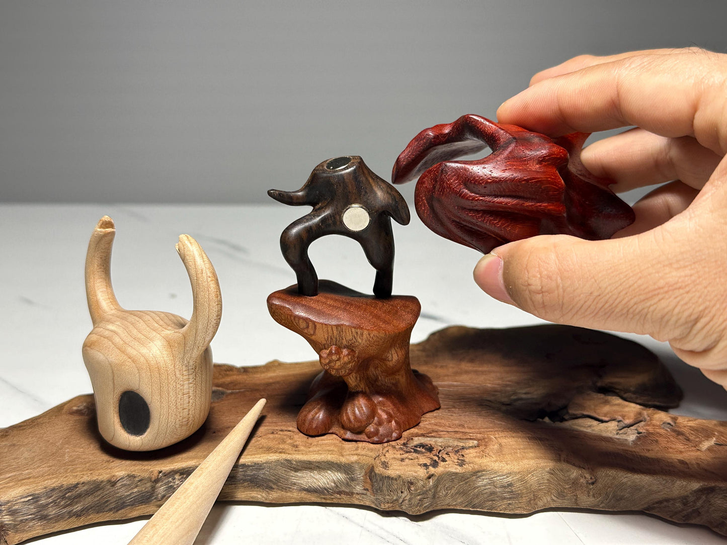 Hollow Knight Inspired Walnut Wood Sculpture • Magnetic Detachable Figurine • Wood Carving Gift