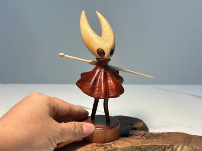 Hollow Knight Inspired Walnut Wood Sculpture • Magnetic Detachable Figurine • Wood Carving Gift