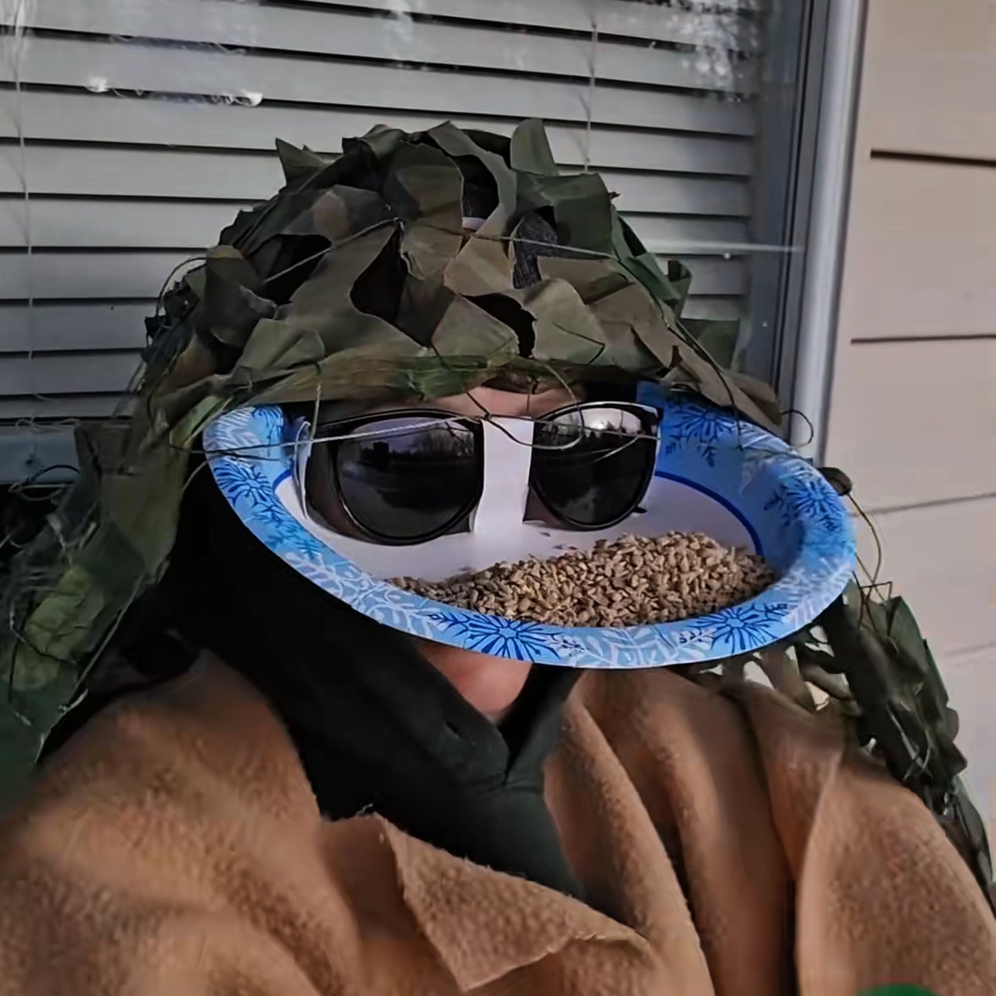 Eyeglass Frame Head Mounted Bird Feeder Humming Bird Feeder